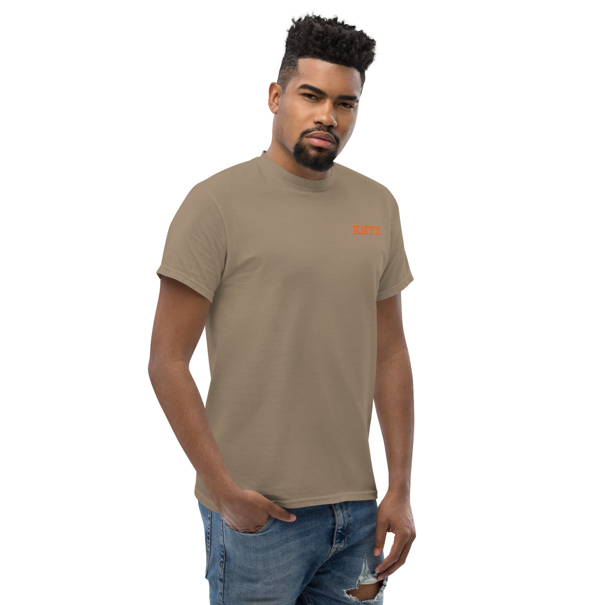 Klassisches Unisex T-Shirt made from soft cotton for everyday casual wear.
